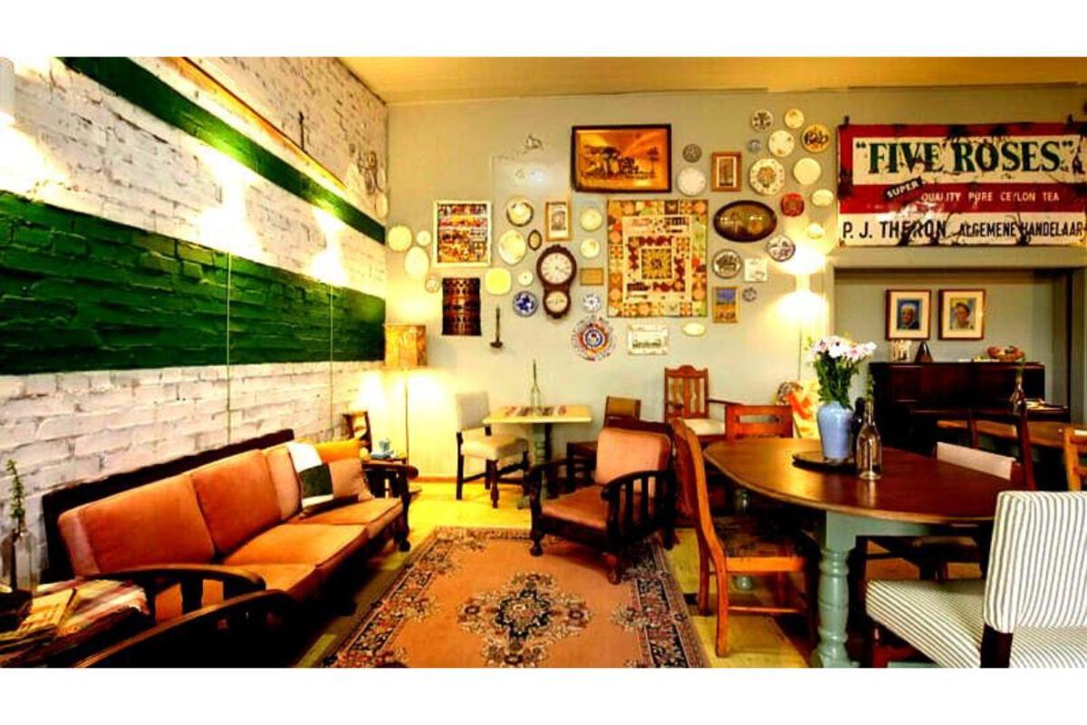 Suzies Huis Restaurant Bed And Breakfast เคปทาวน์ ภายนอก รูปภาพ